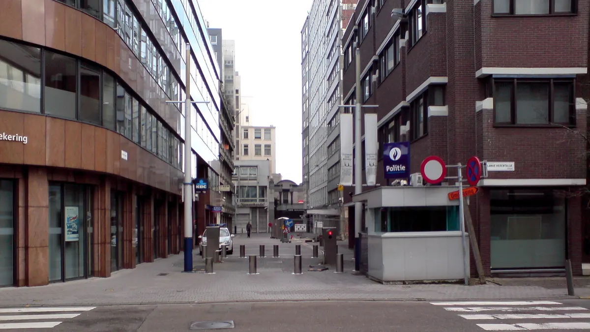 Hoveniersstraat in Antwerp's diamond district