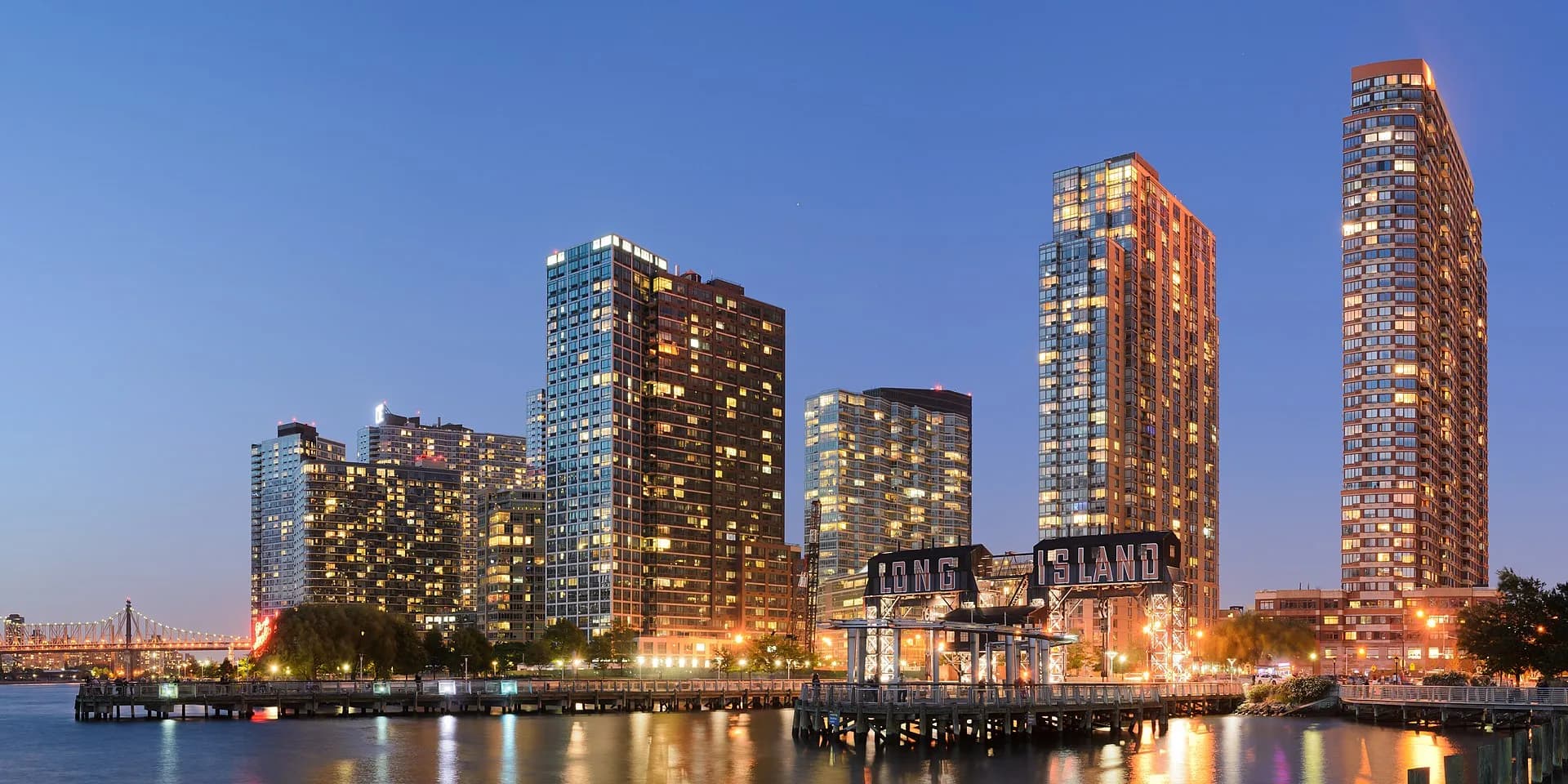 Long Island City and Manhattan skyline, New York